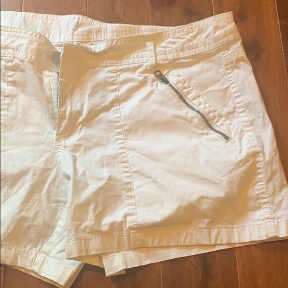 Faded Glory white shorts - Picture 3 of 4